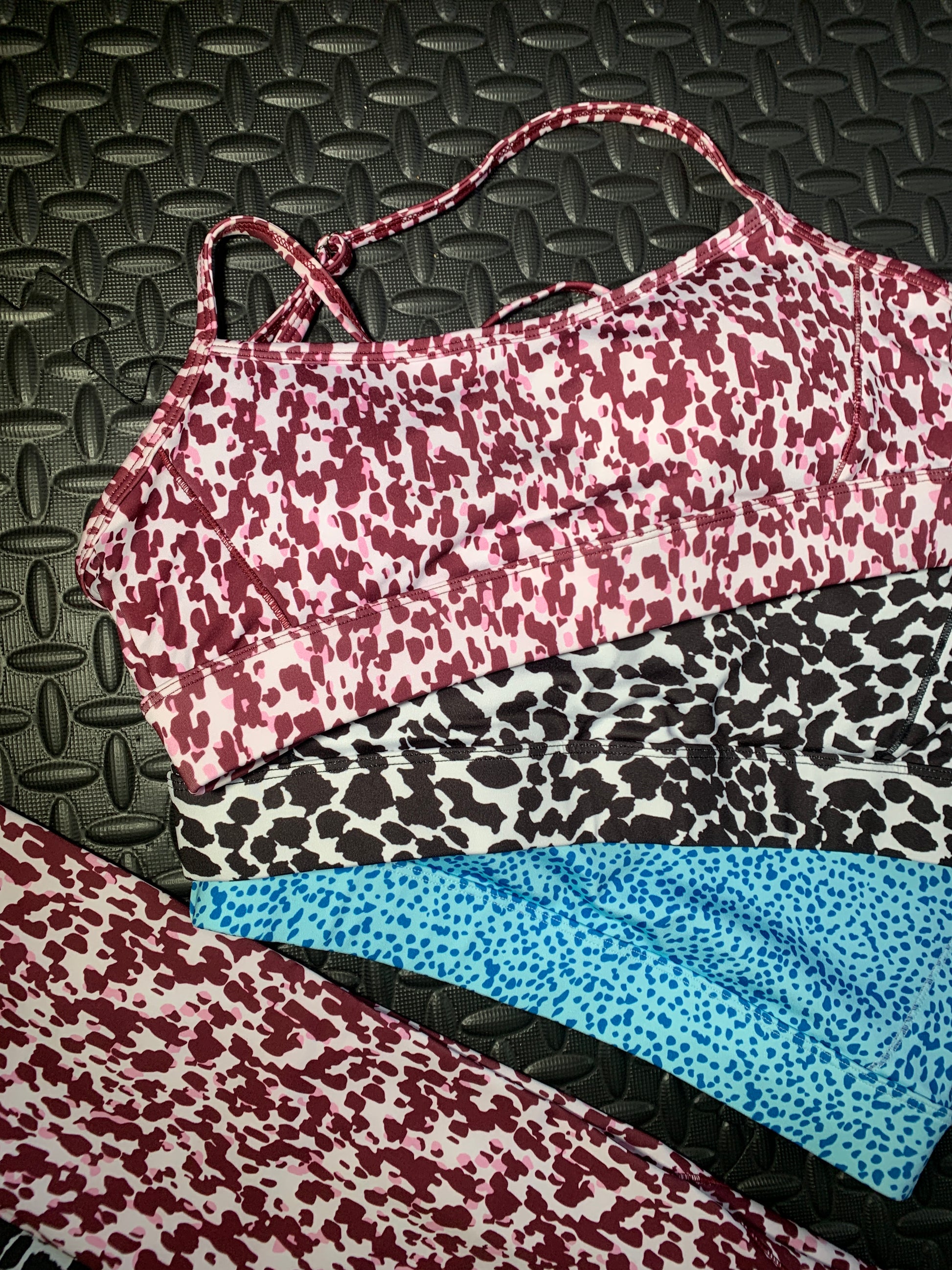 Speck'd Cross Strap Sports Bra - Burgundy / Pink